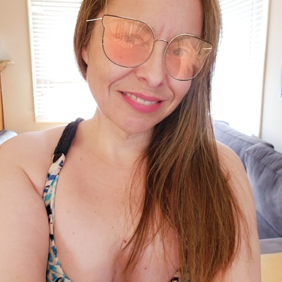 Meet your Posher, Jes - Picture 4 of 4